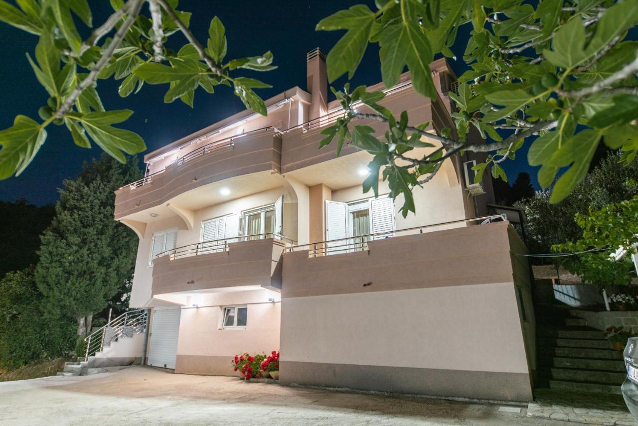 Apartments Villa Egzon Ulcinj Exterior photo